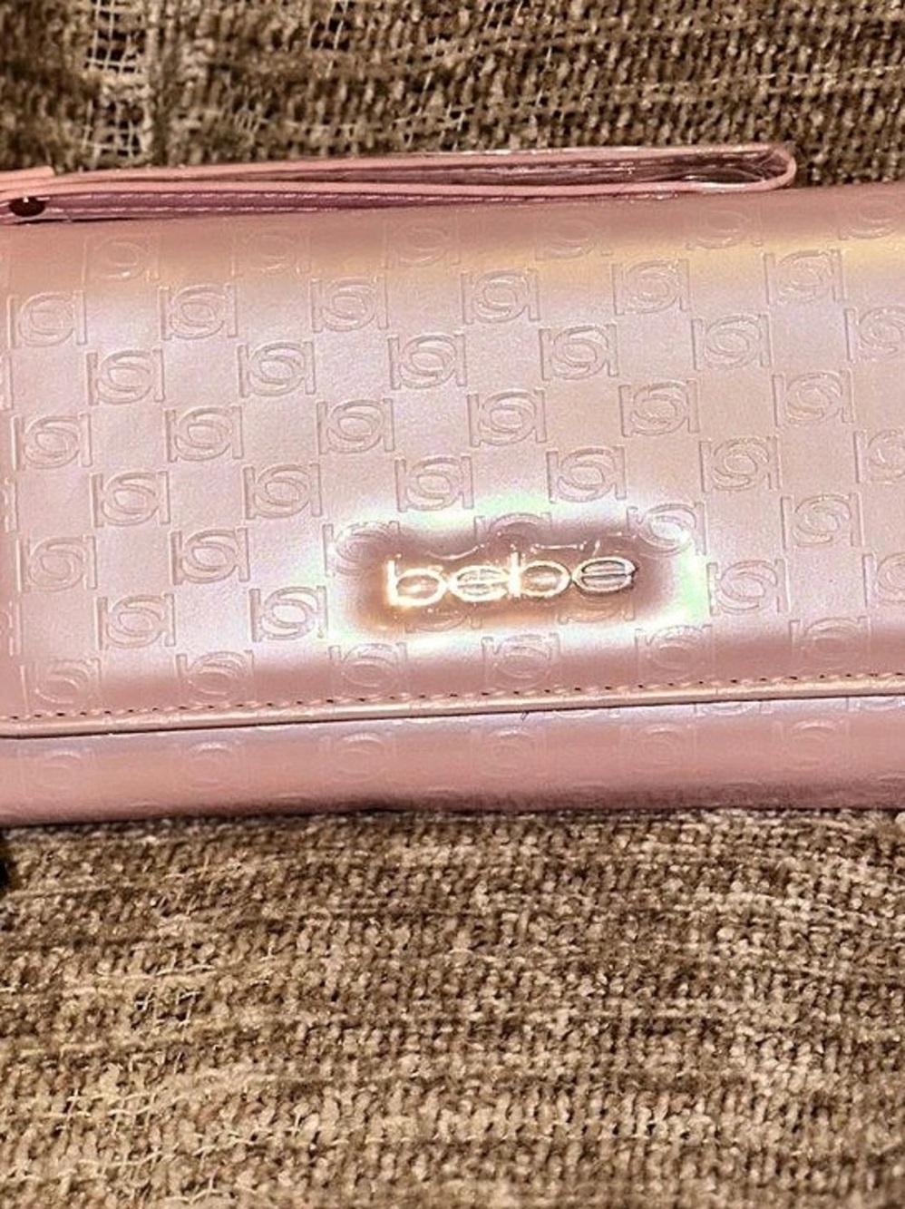 IRIDESCENT BARBIECORE! NWT bebe Patent Debossed Logo Flap Wristlet